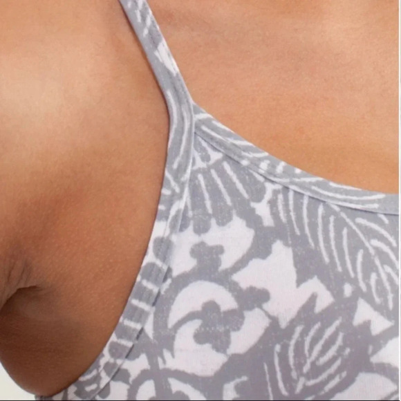 Lululemon Flow Y Bra IV in Beachy  Floral White Fossil - Picture 2 of 12